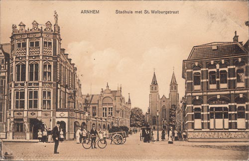 Arnhem, Stadhuis met St.Walburgstraat - Click Image to Close