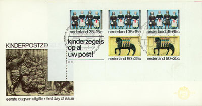 1975 Kind met blok - Click Image to Close